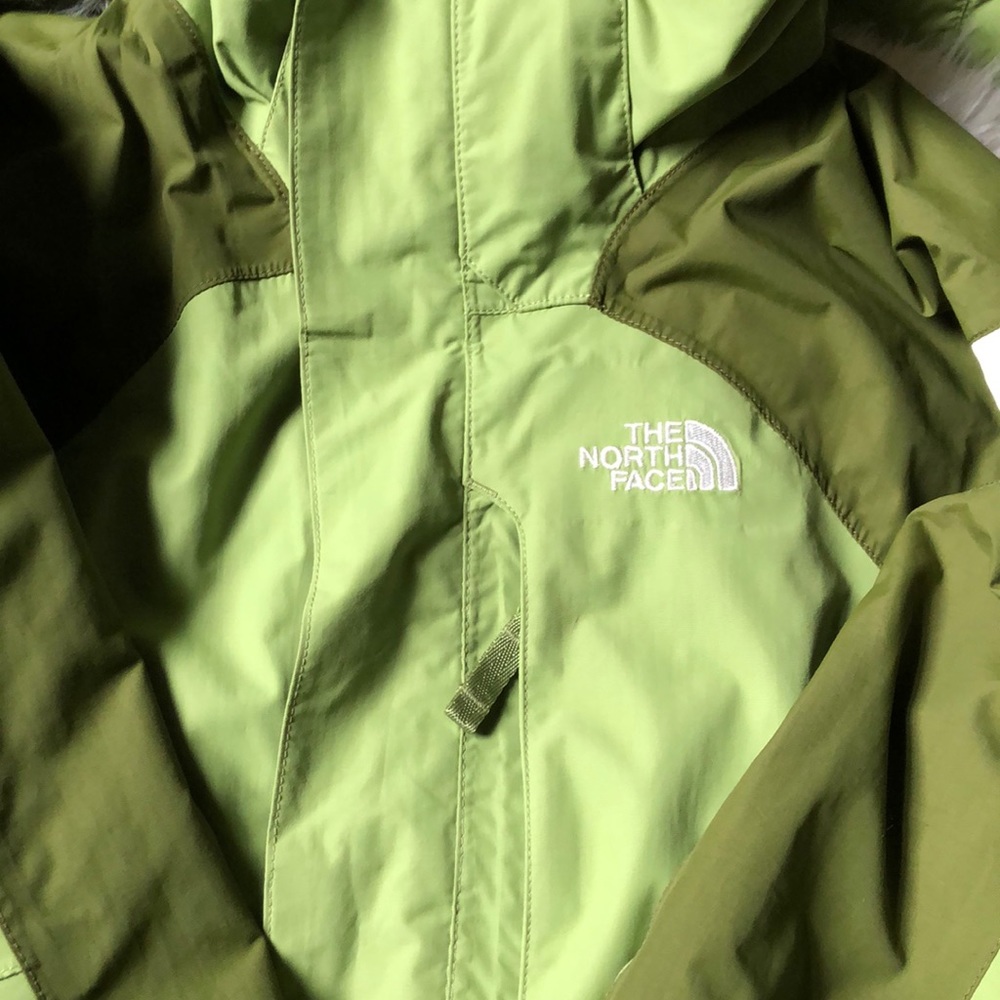 The North Face| waterproof winter coat M - Picture 4 of 8